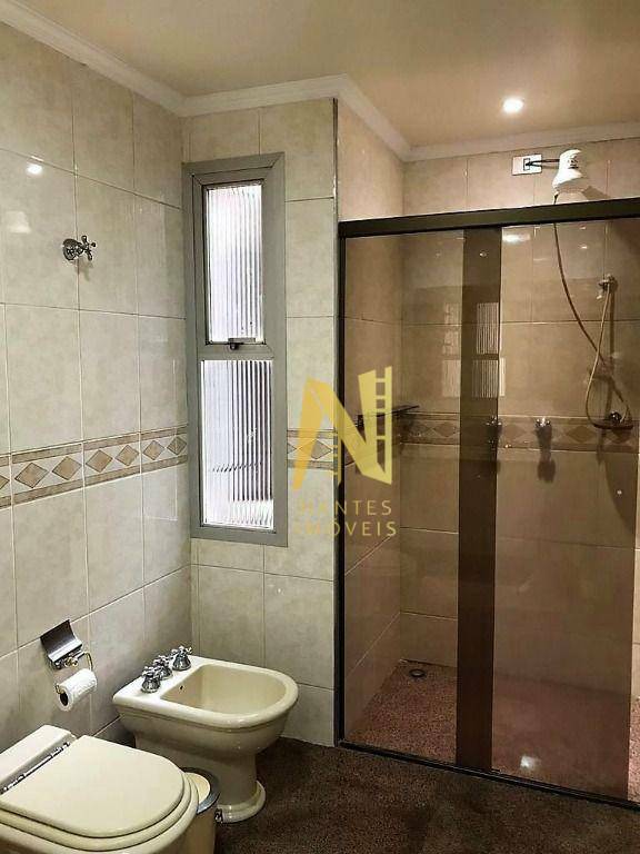 Apartamento à venda com 3 quartos, 226m² - Foto 17