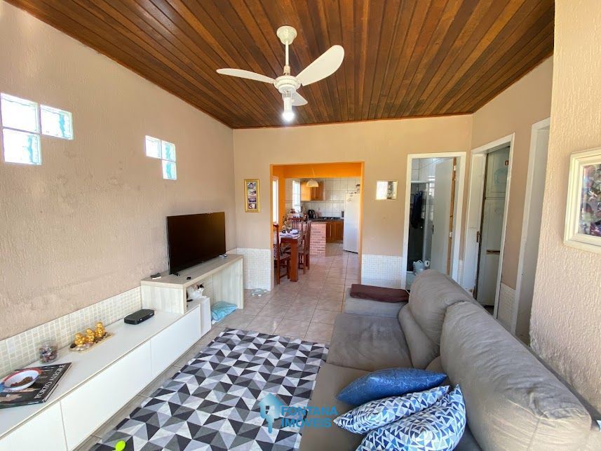 Casa à venda com 2 quartos, 70m² - Foto 5