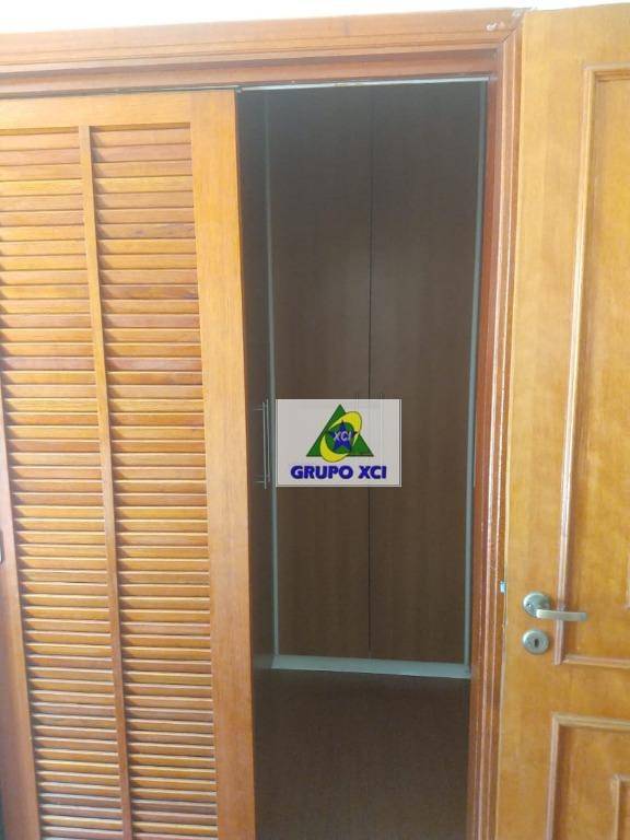 Casa à venda com 4 quartos, 200m² - Foto 13