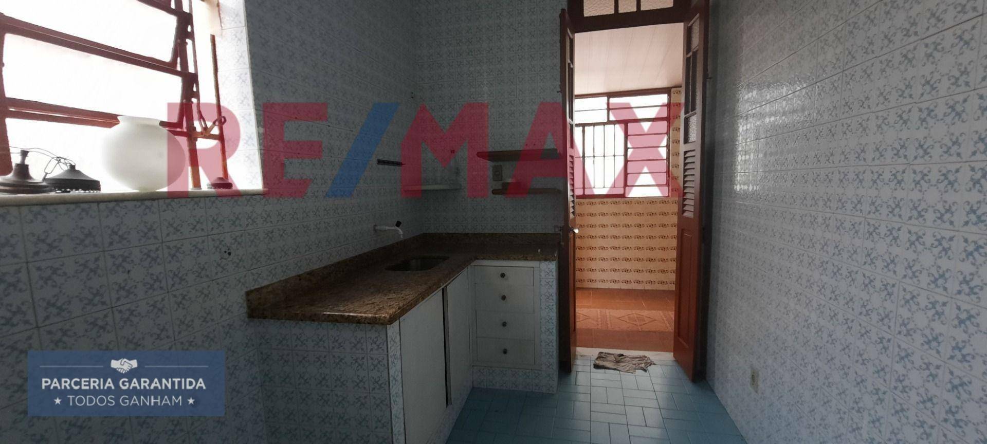 Casa à venda com 4 quartos, 102m² - Foto 12