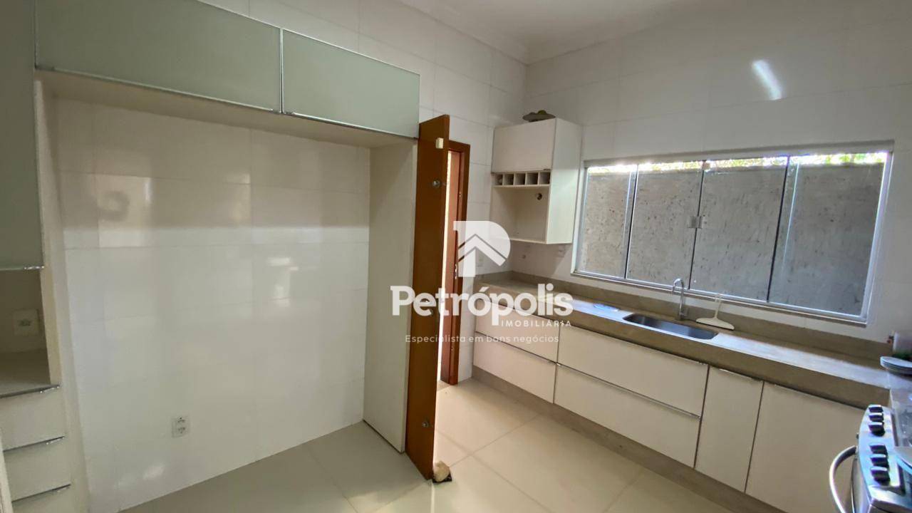 Casa à venda com 3 quartos, 180m² - Foto 22