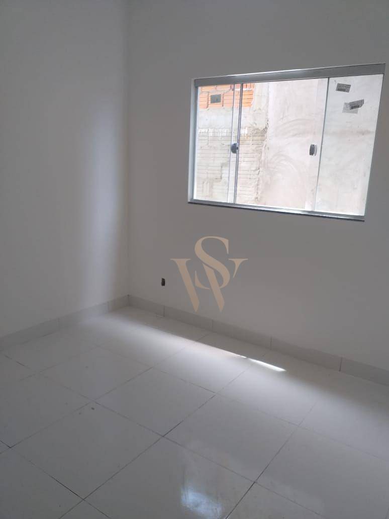 Casa à venda com 3 quartos, 78m² - Foto 1