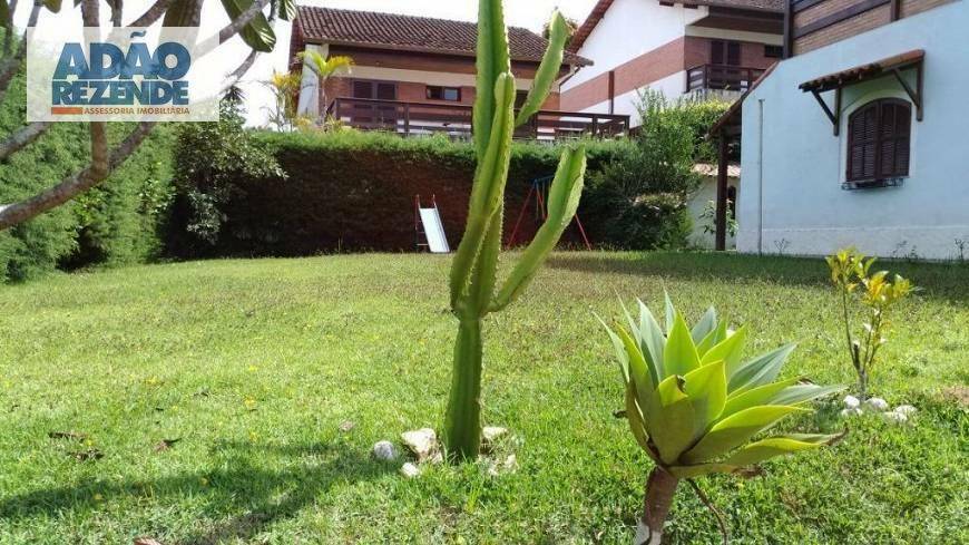 Casa à venda com 3 quartos, 200m² - Foto 2