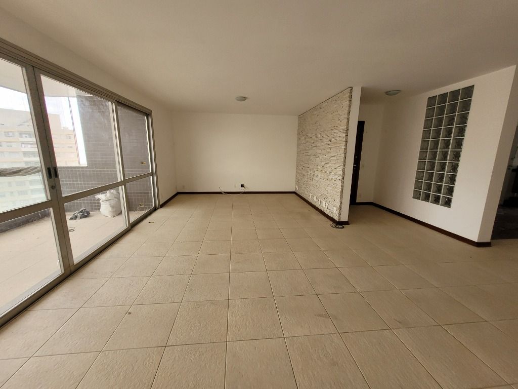 Apartamento à venda com 4 quartos, 160m² - Foto 4