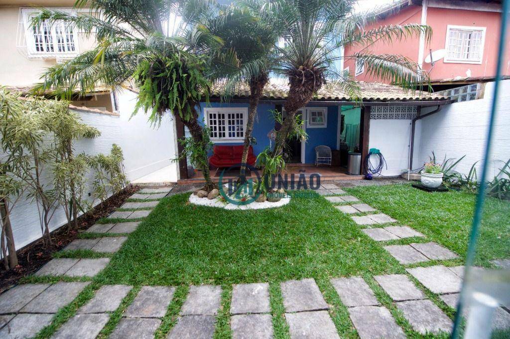 Casa de Condomínio à venda com 6 quartos, 400m² - Foto 1