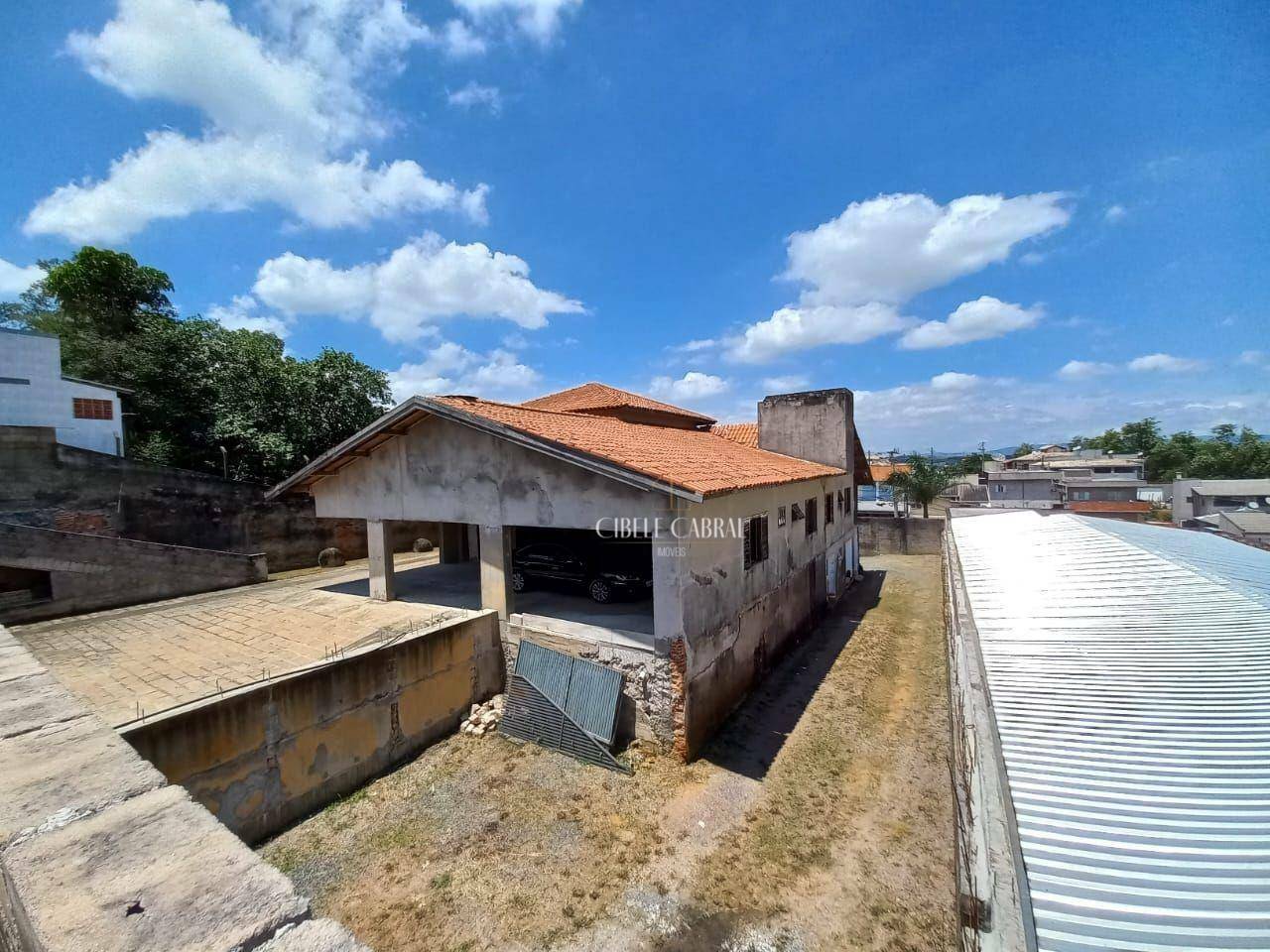 Casa à venda com 3 quartos, 600m² - Foto 4