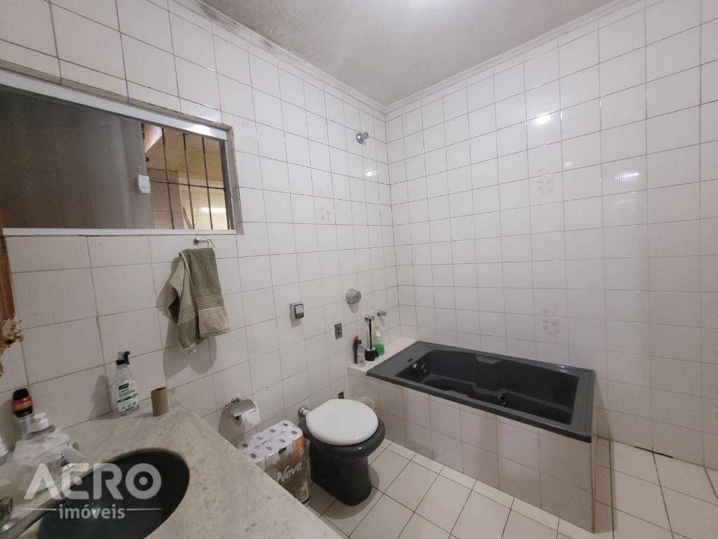 Casa à venda com 3 quartos, 287m² - Foto 9