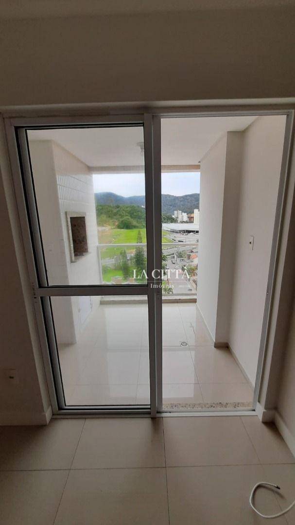 Apartamento à venda com 2 quartos, 60m² - Foto 5