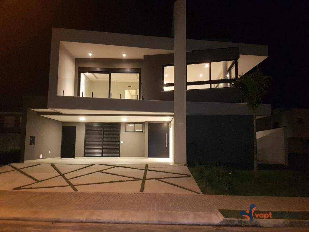 Sobrado à venda com 4 quartos, 400m² - Foto 1