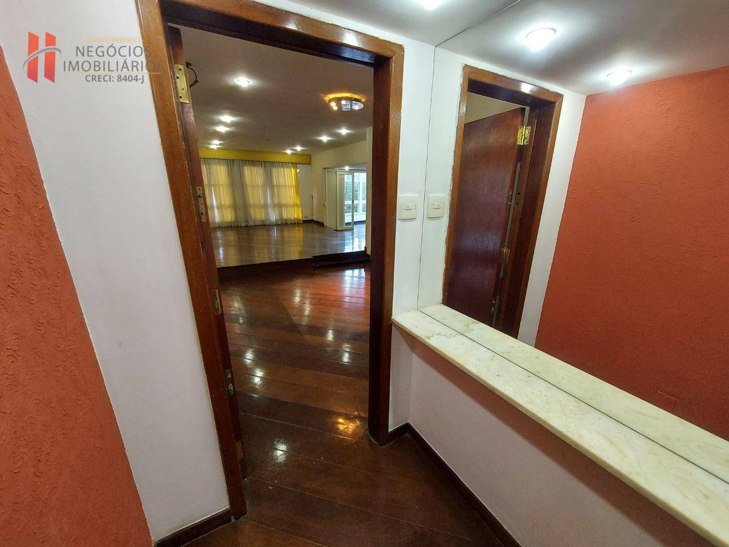 Apartamento à venda com 3 quartos, 210m² - Foto 3