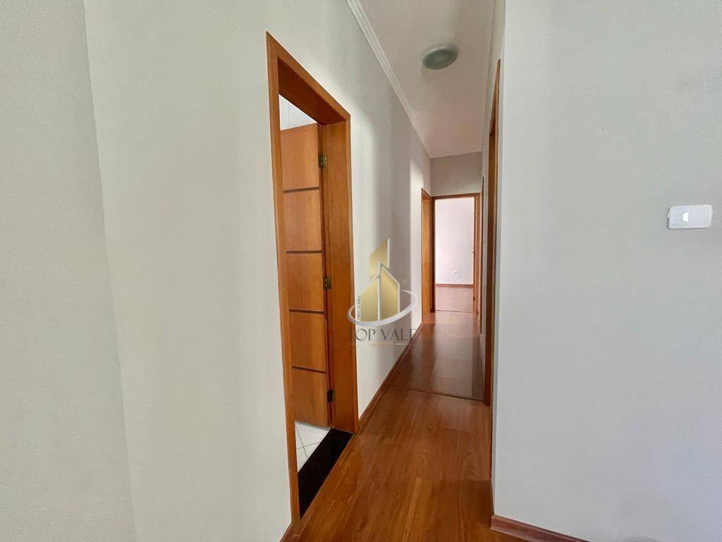 Casa à venda com 3 quartos, 210m² - Foto 8