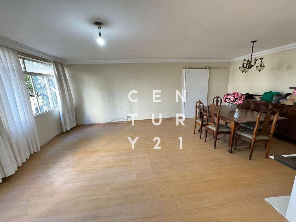 Apartamento à venda com 3 quartos, 160m² - Foto 2