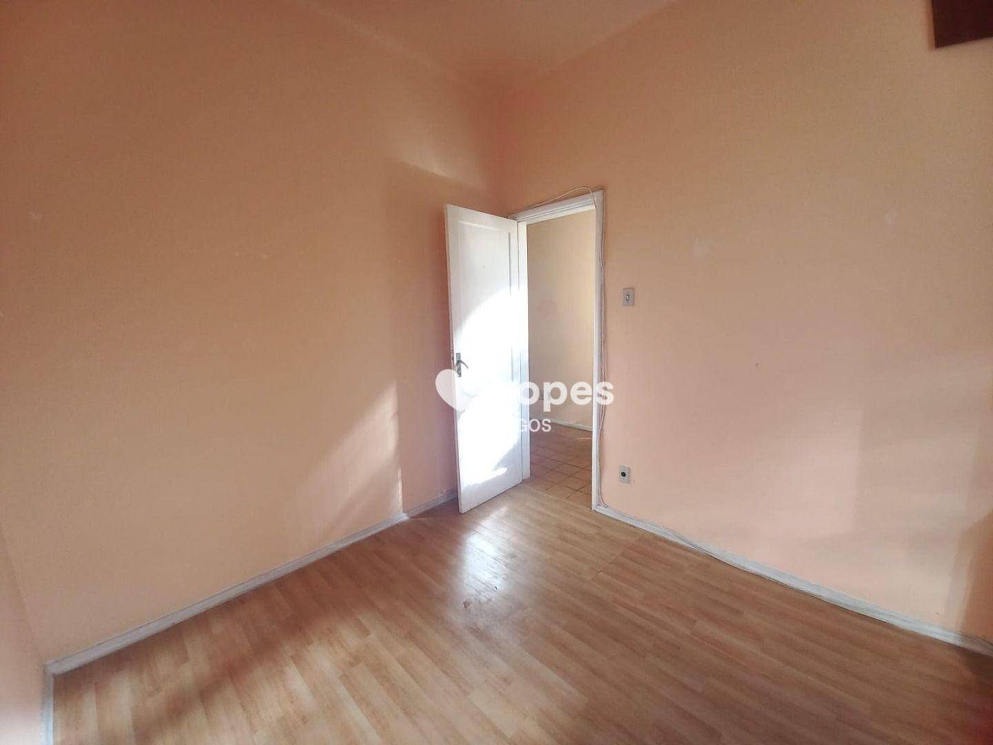 Apartamento à venda com 2 quartos, 63m² - Foto 2