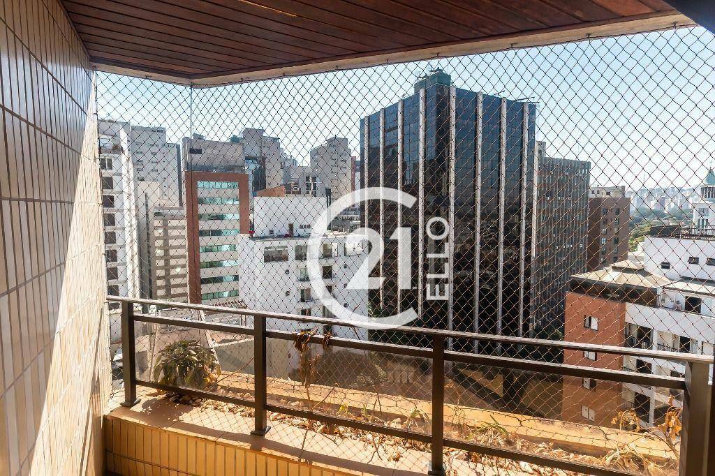 Apartamento para alugar com 3 quartos, 240m² - Foto 21