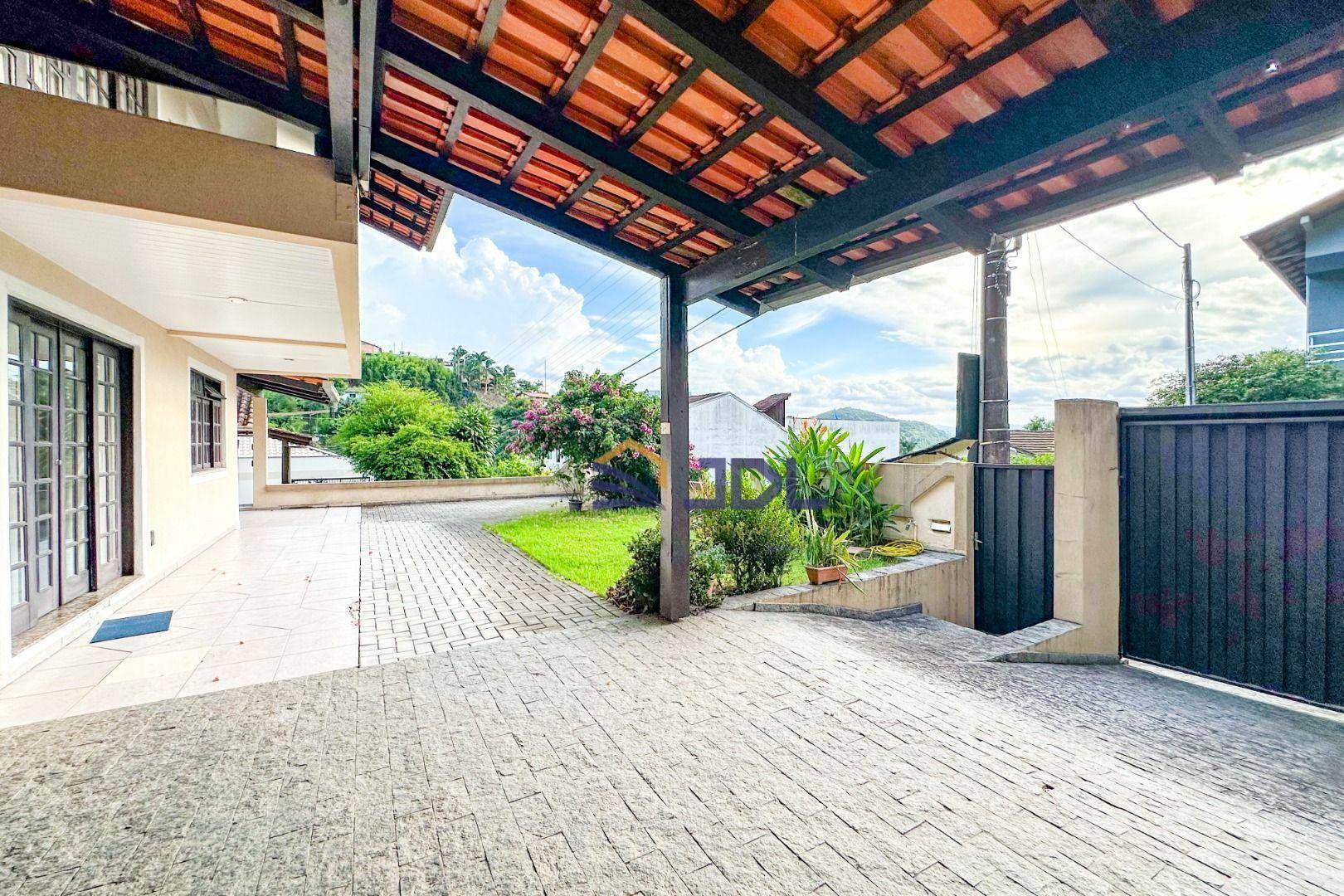 Casa à venda com 5 quartos, 300m² - Foto 5