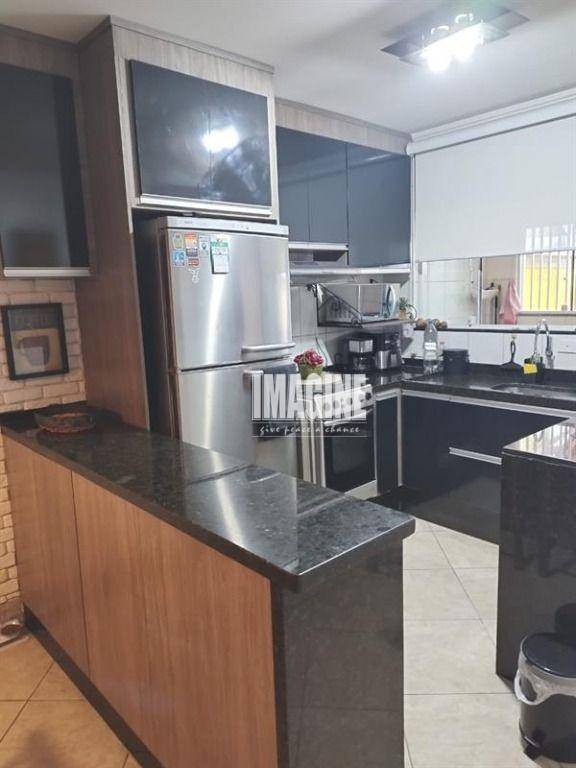 Sobrado à venda com 3 quartos, 110m² - Foto 3