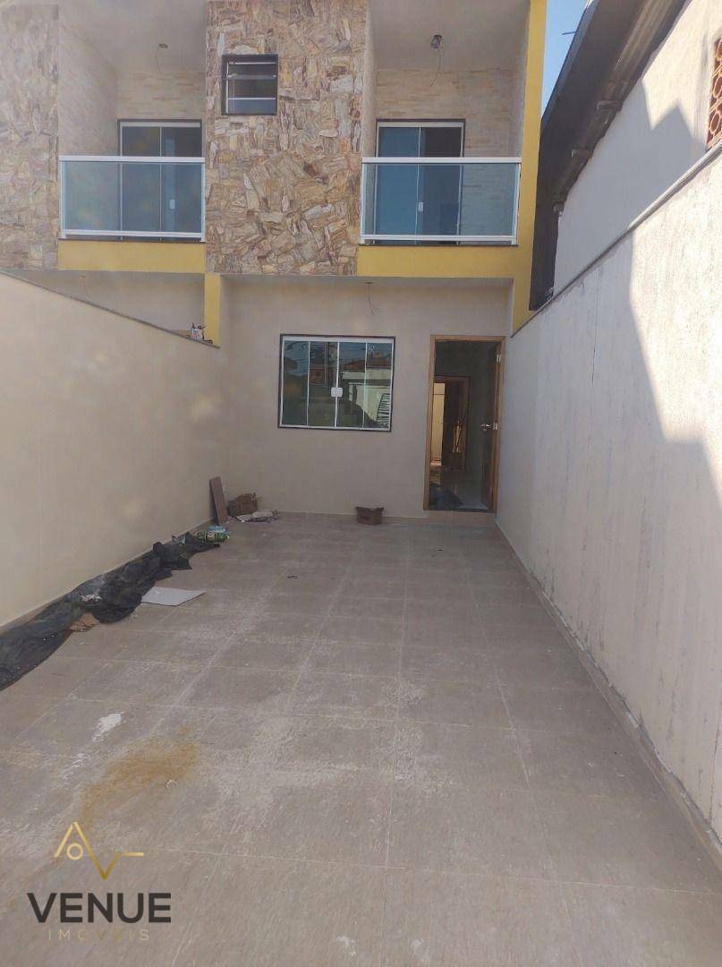 Sobrado à venda com 2 quartos, 62m² - Foto 1