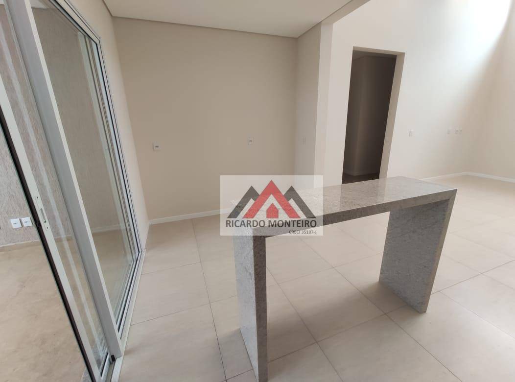 Casa à venda com 3 quartos, 159m² - Foto 4