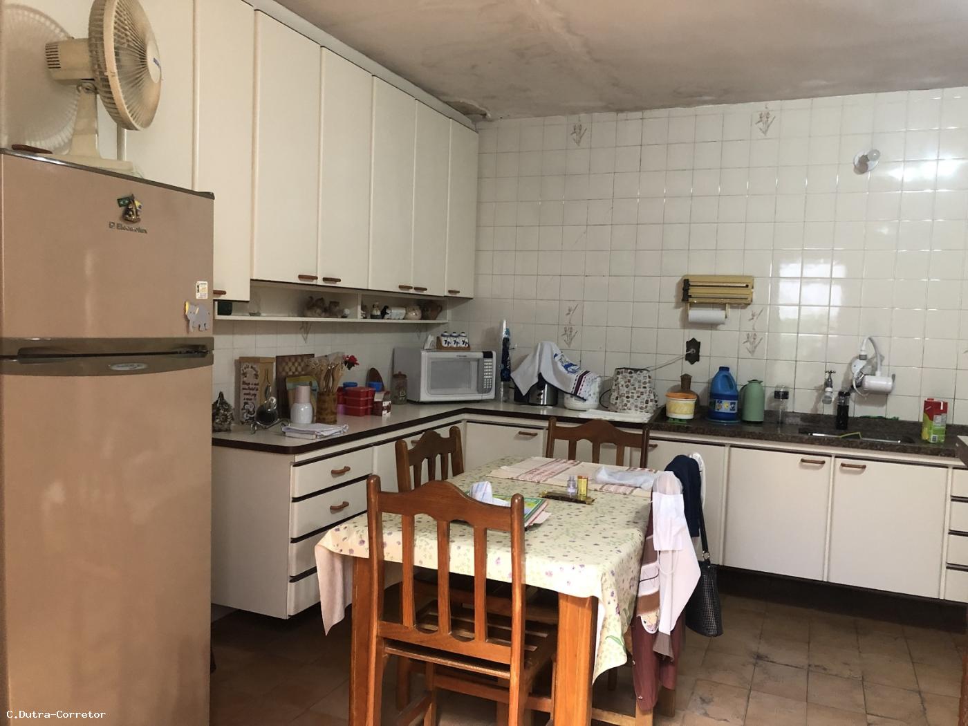 Casa à venda com 3 quartos, 400m² - Foto 4