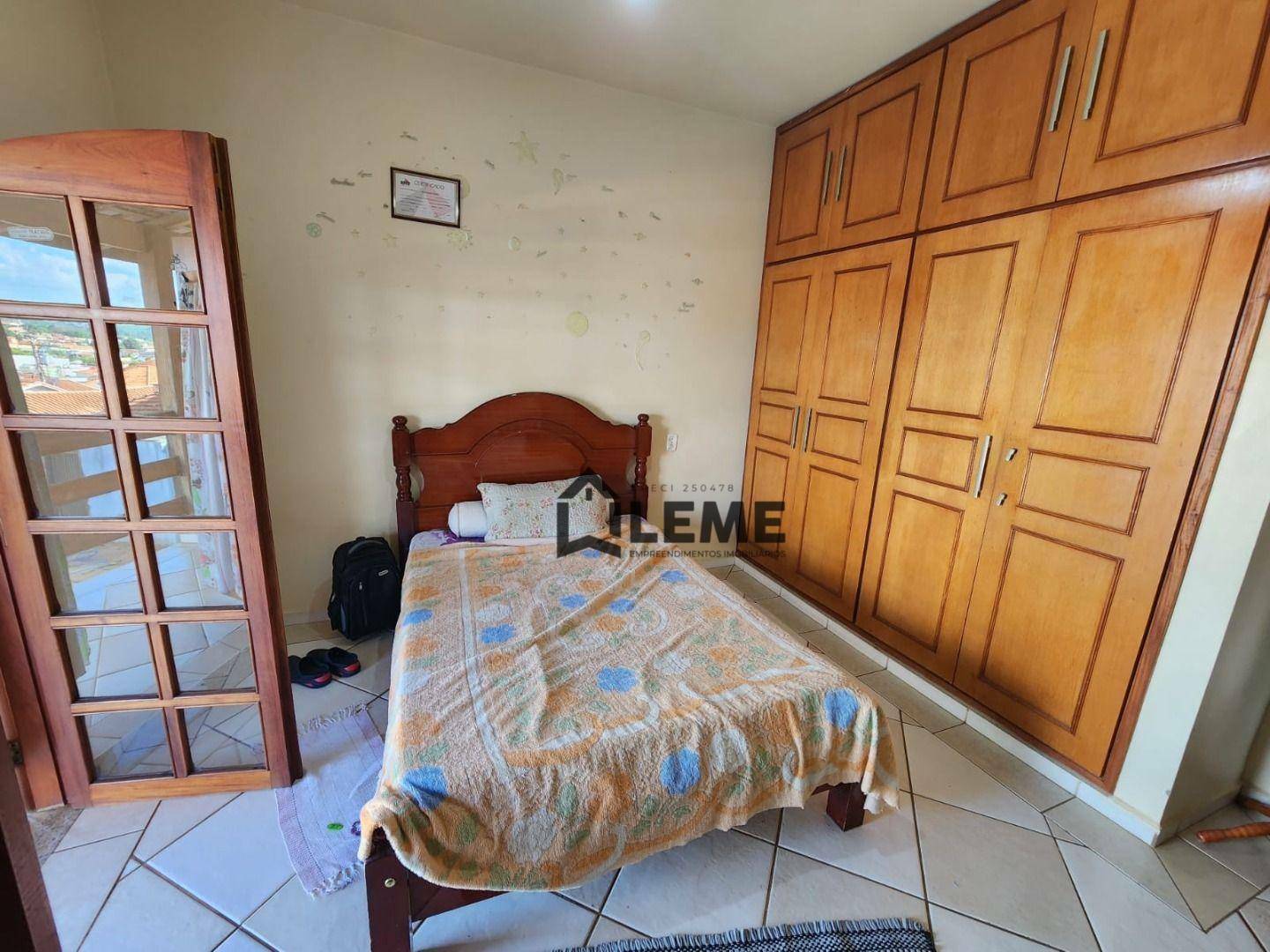 Casa à venda com 6 quartos, 265m² - Foto 16