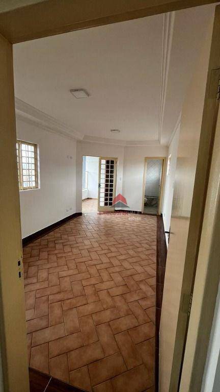 Casa à venda com 3 quartos, 230m² - Foto 10