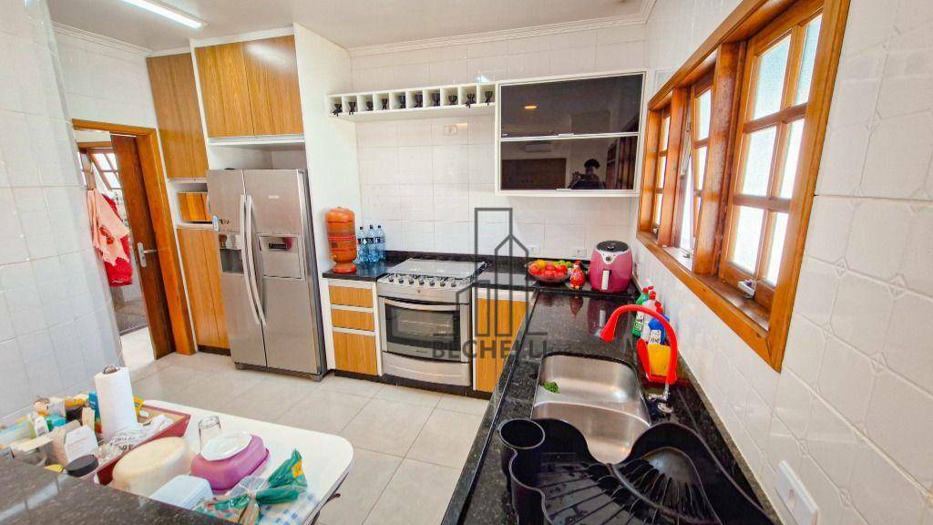 Casa à venda e aluguel com 5 quartos, 234m² - Foto 3