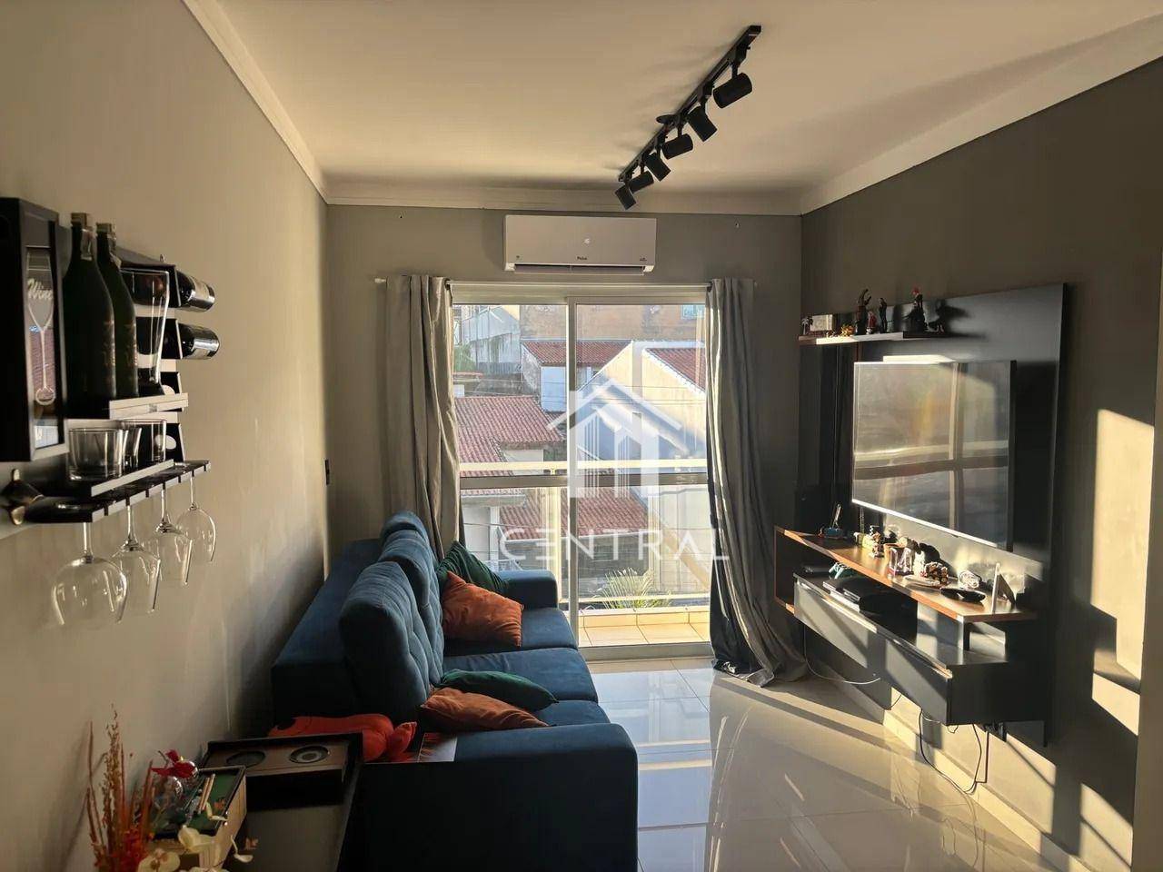 Apartamento à venda com 2 quartos, 65m² - Foto 1
