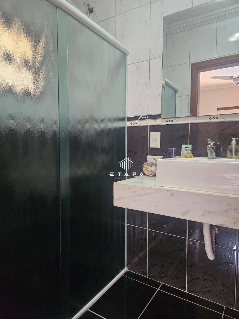 Casa à venda com 4 quartos, 330m² - Foto 24
