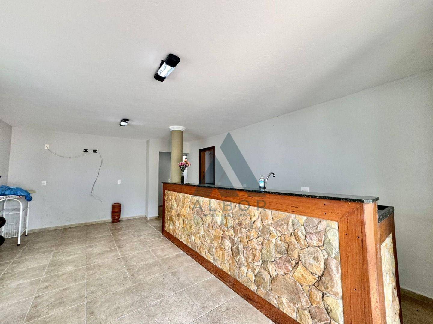 Casa, 3 quartos, 243 m² - Foto 4