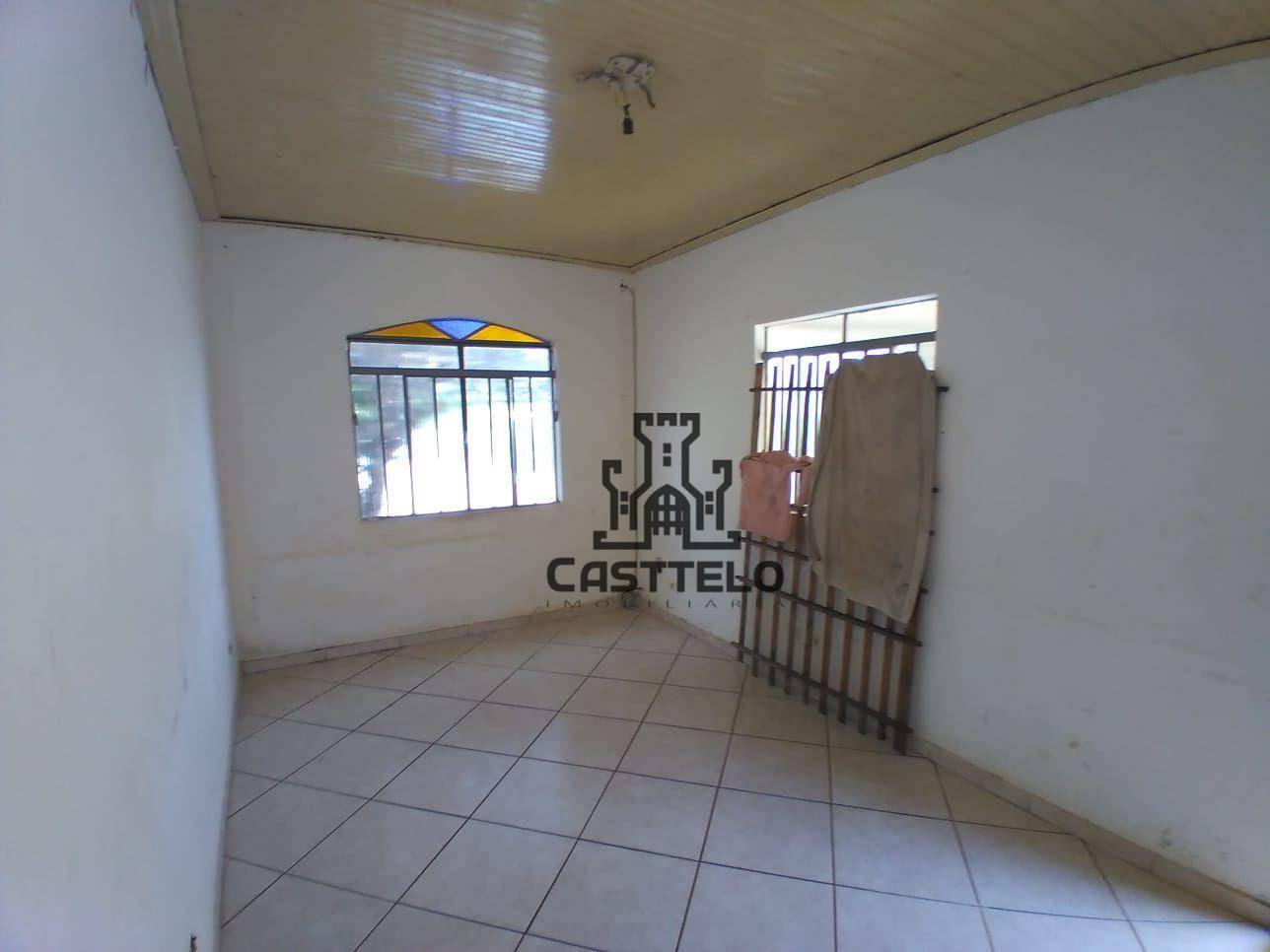 Casa à venda com 4 quartos, 200m² - Foto 4