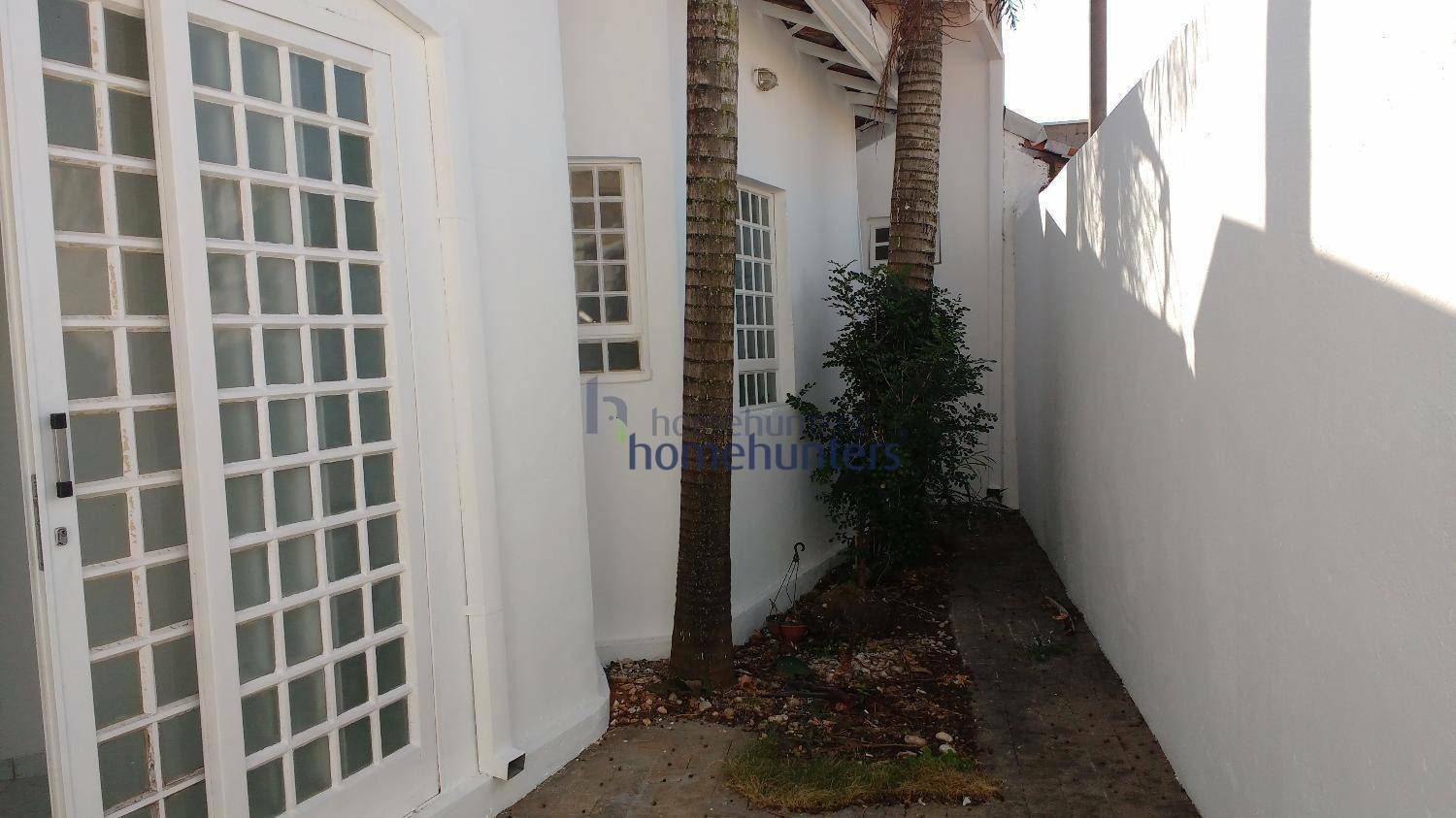 Casa à venda e aluguel com 6 quartos, 150m² - Foto 4