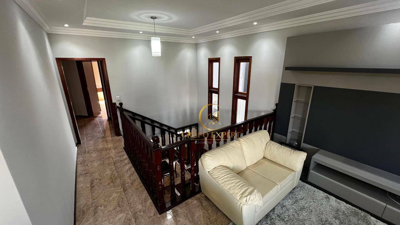 Sobrado à venda com 5 quartos, 309m² - Foto 4