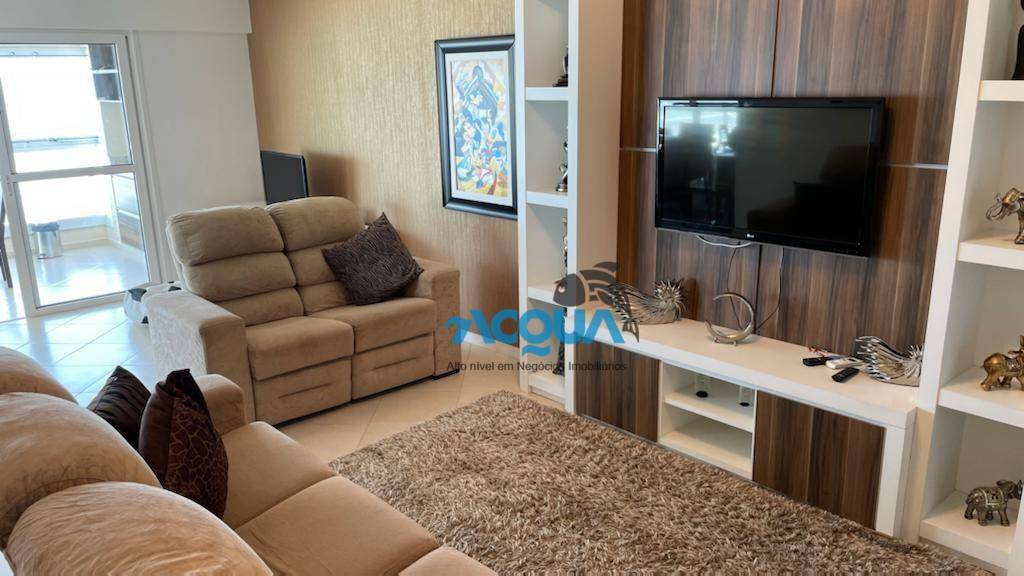 Apartamento à venda com 4 quartos, 180m² - Foto 2