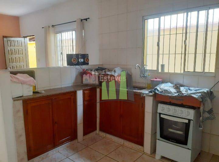 Casa à venda com 2 quartos, 70m² - Foto 5