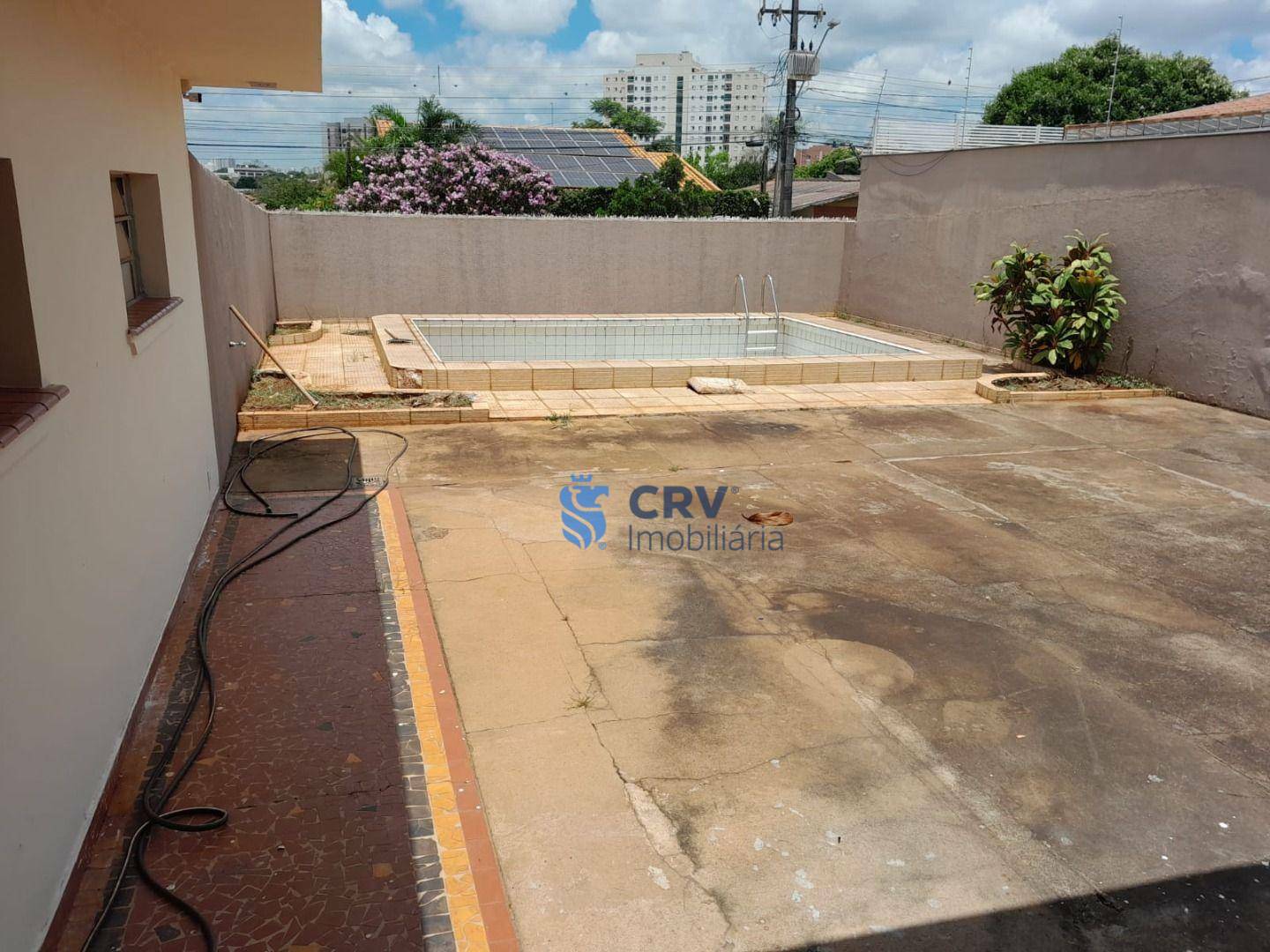 Casa para alugar com 6 quartos, 300m² - Foto 19