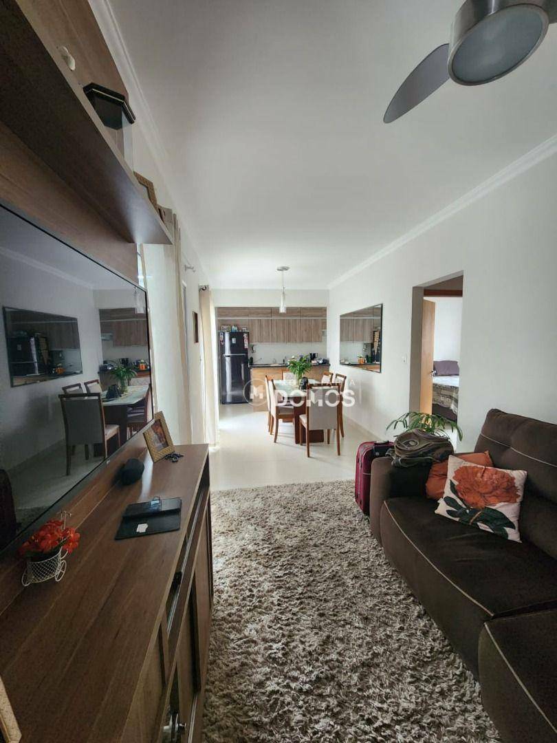 Apartamento à venda com 2 quartos, 75m² - Foto 7