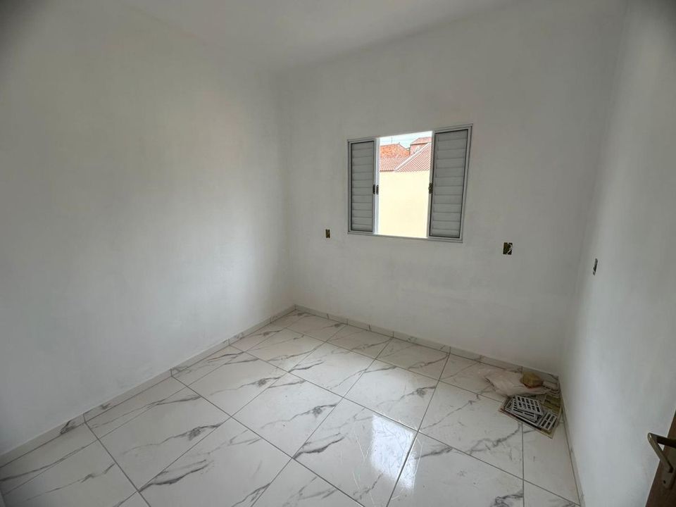 Casa à venda com 2 quartos, 113m² - Foto 2