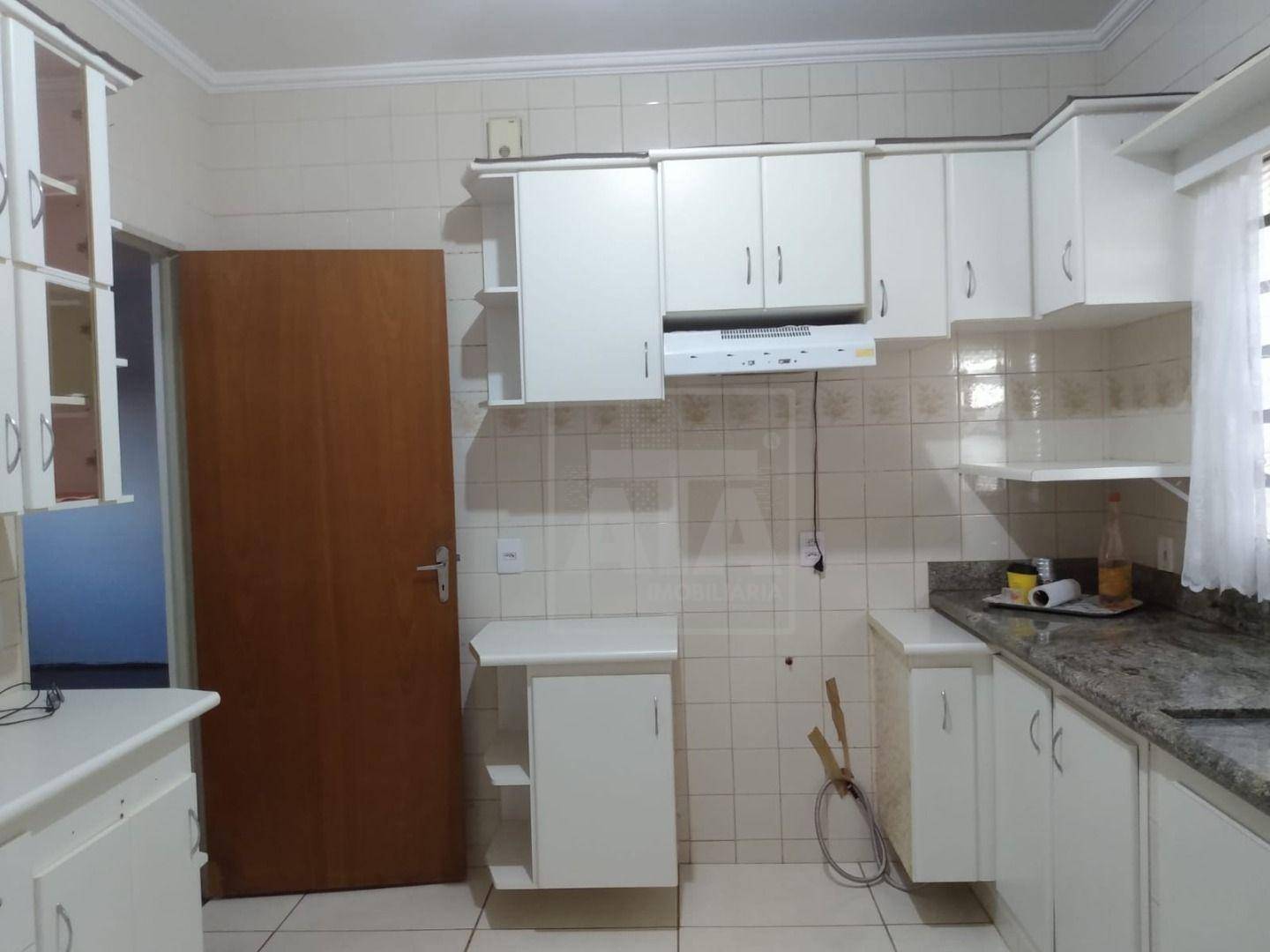 Apartamento à venda com 3 quartos, 90m² - Foto 3