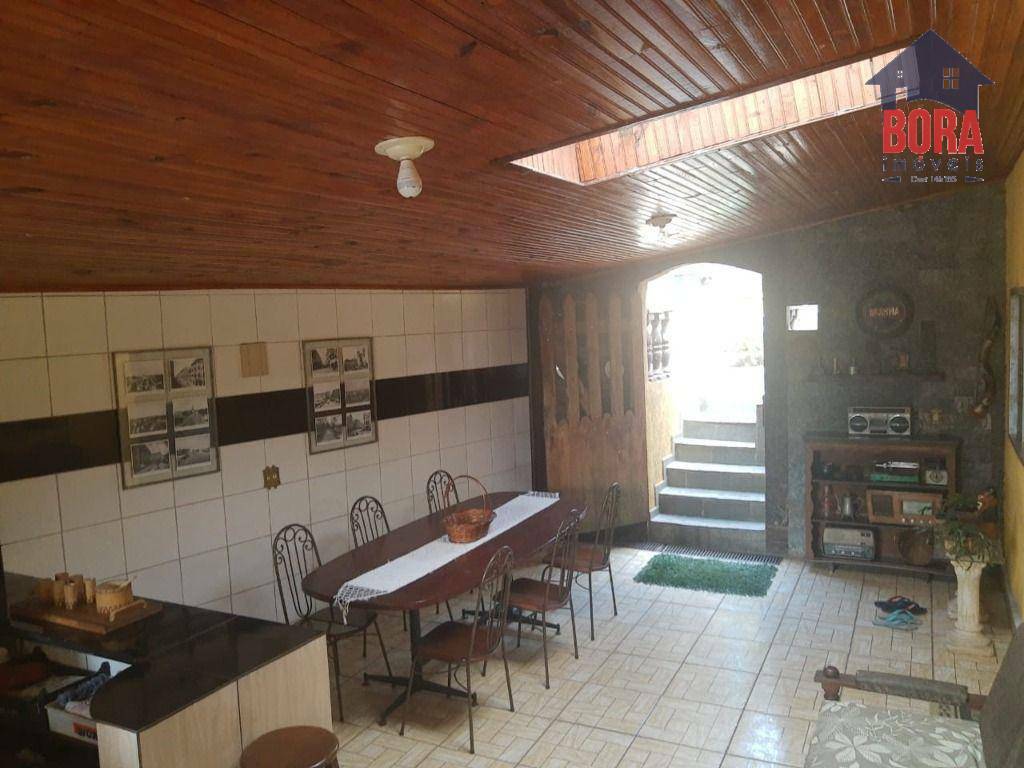 Casa à venda com 3 quartos, 200m² - Foto 9