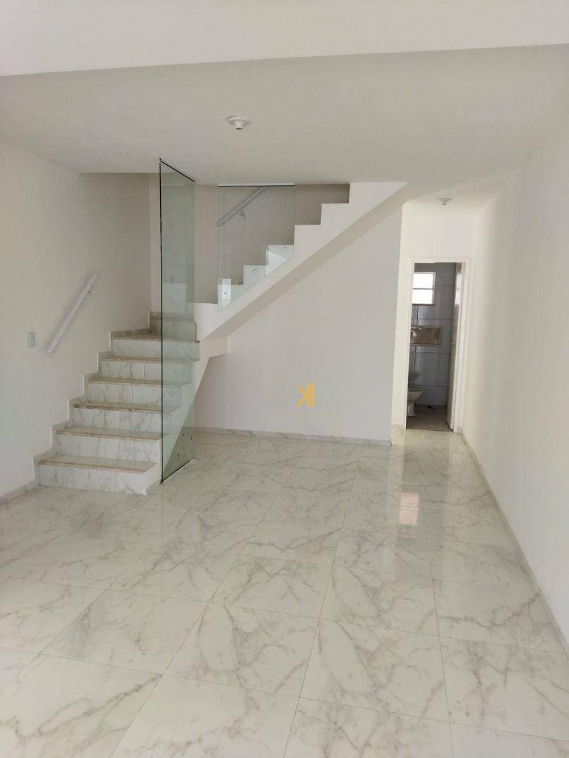 Casa à venda com 3 quartos, 120m² - Foto 4