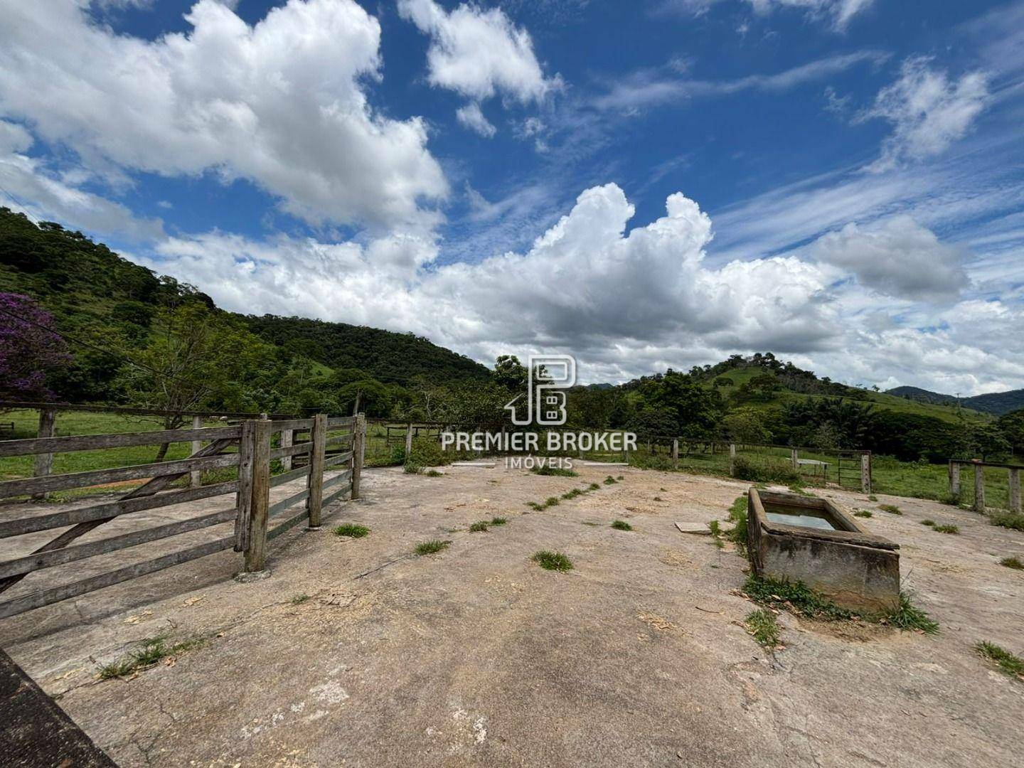 Fazenda à venda com 3 quartos, 250m² - Foto 8