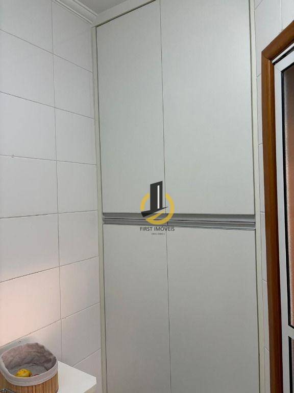 Apartamento à venda com 2 quartos, 70m² - Foto 11