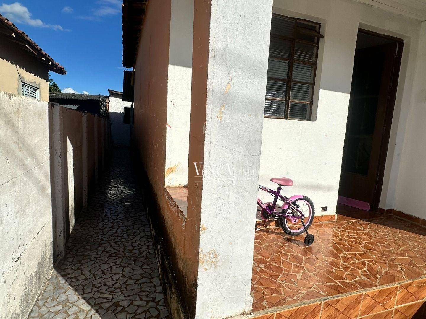Casa à venda com 2 quartos, 143m² - Foto 2