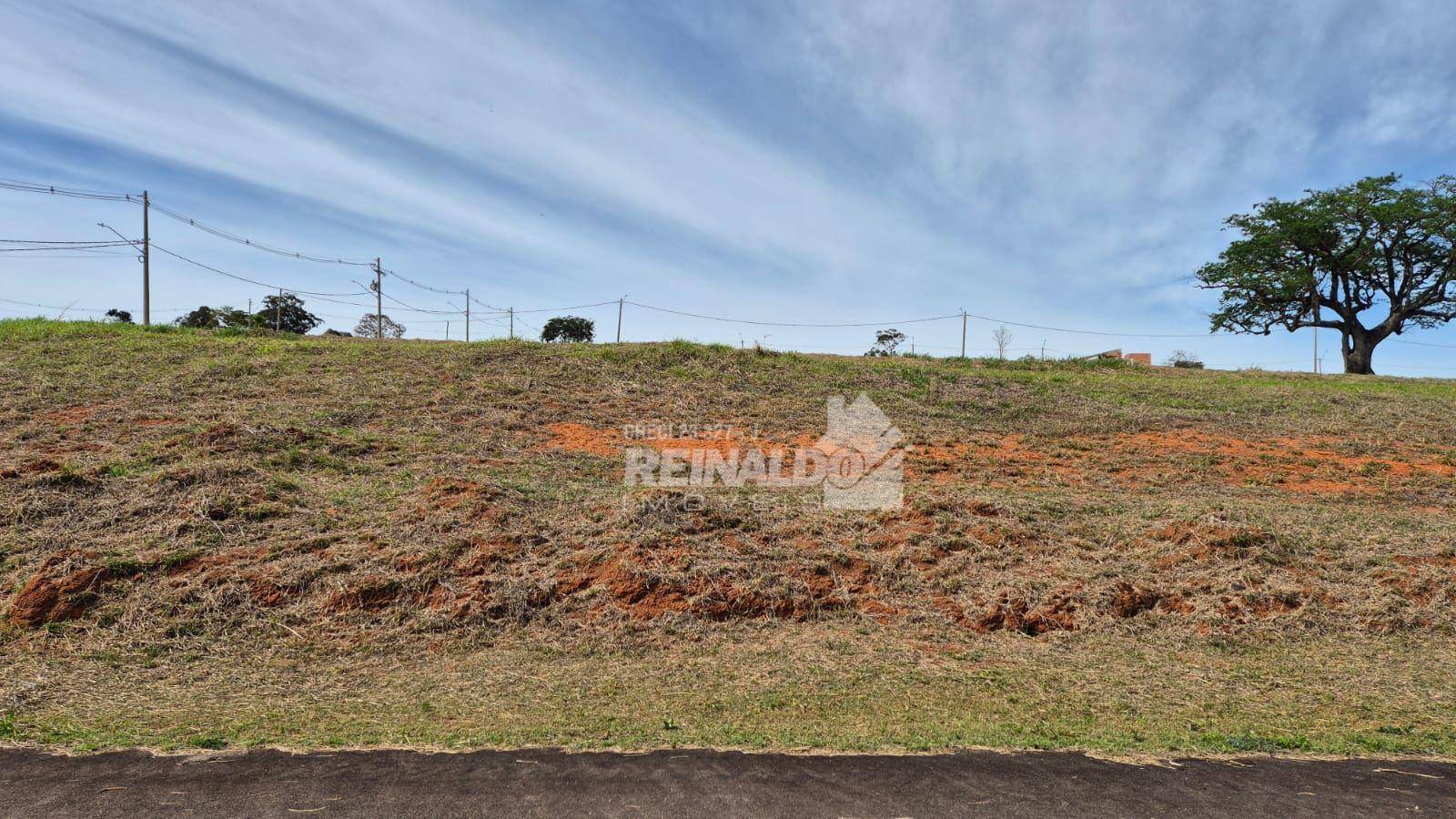 Loteamento e Condomínio, 1000 m² - Foto 1