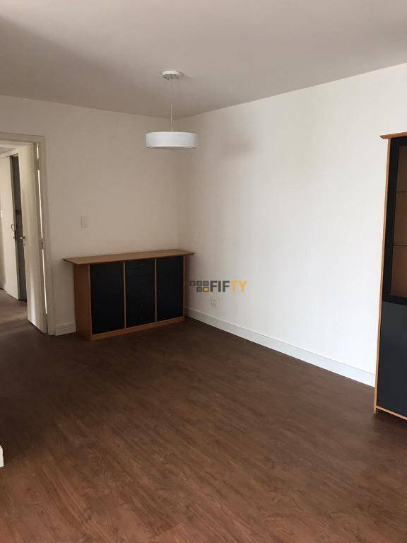 Apartamento para alugar com 3 quartos, 102m² - Foto 5