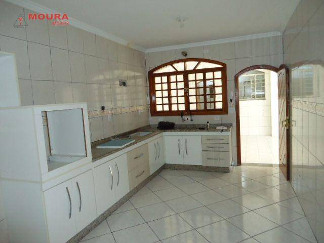 Casa à venda com 3 quartos, 155m² - Foto 1