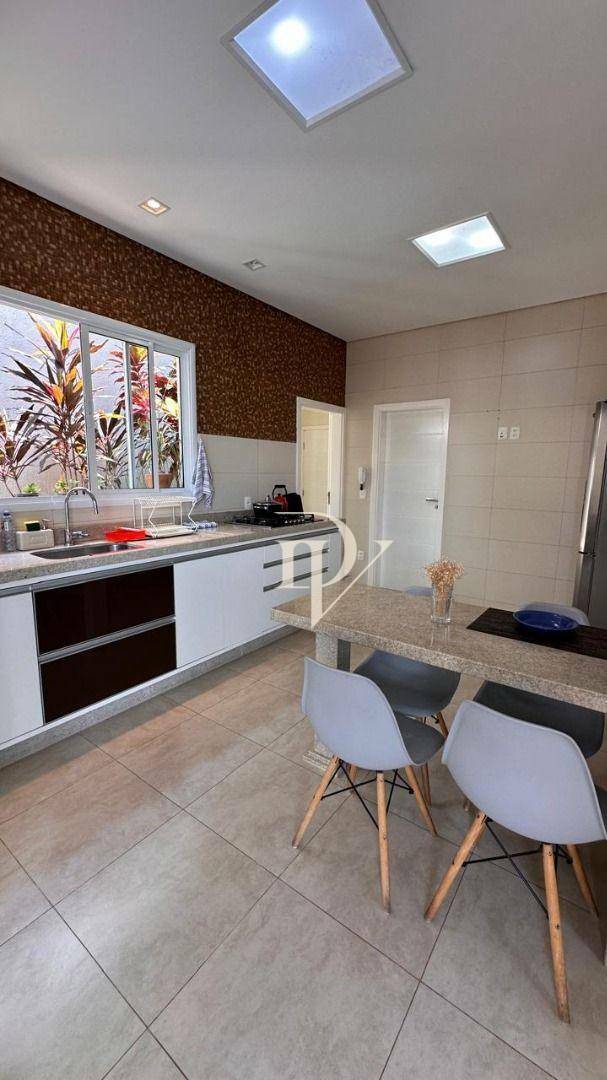 Casa de Condomínio para alugar com 4 quartos, 450m² - Foto 14