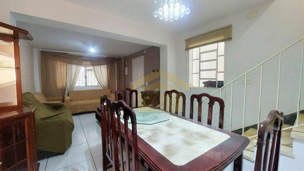 Sobrado à venda com 3 quartos, 209m² - Foto 1