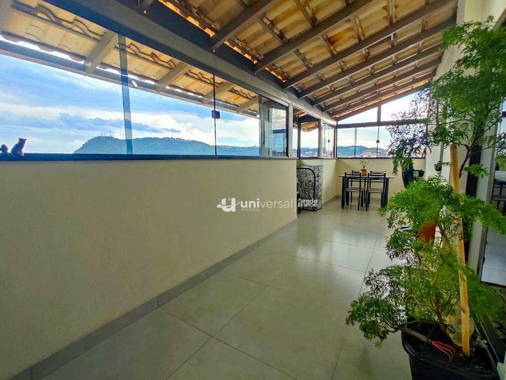 Cobertura à venda com 3 quartos, 212m² - Foto 1