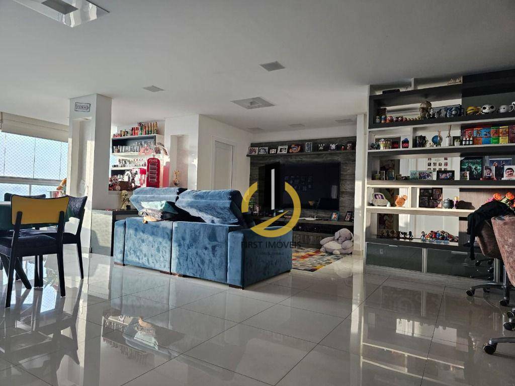 Apartamento à venda com 3 quartos, 150m² - Foto 3